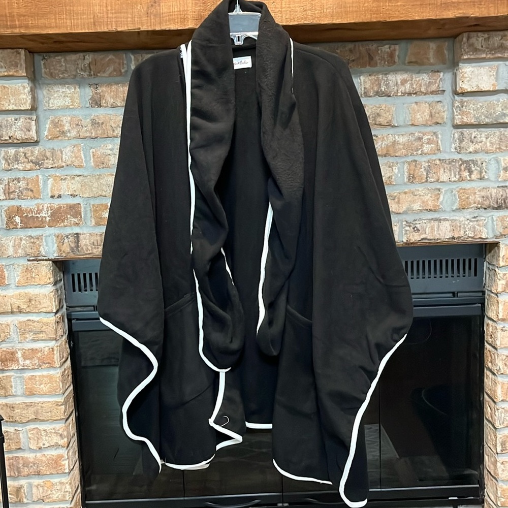 NWT women’s cape